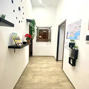Airys - House Bed & Breakfast